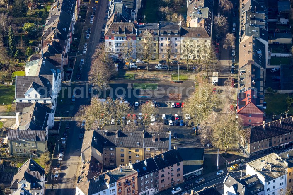 Aerial photograph Bochum - Residential area of the multi-family house settlement on Reichsstrasse - Prinzenstrasse - Amtsstrasse in Bochum at Ruhrgebiet in the state North Rhine-Westphalia, Germany