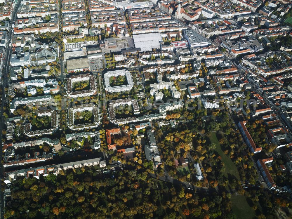 Aerial photograph Berlin - Residential area of the multi-family house settlement Rollbergsiedlung on street Falkstrasse - Hermanatrasse in the district Neukoelln in Berlin, Germany