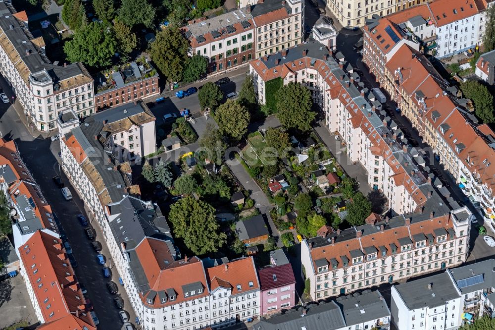 Leipzig from the bird's eye view: Residential area of the multi-family house settlement Rossmarktstrasse - Demmeringstrasse - Heinrichstrasse in the district Altlindenau in Leipzig in the state Saxony, Germany