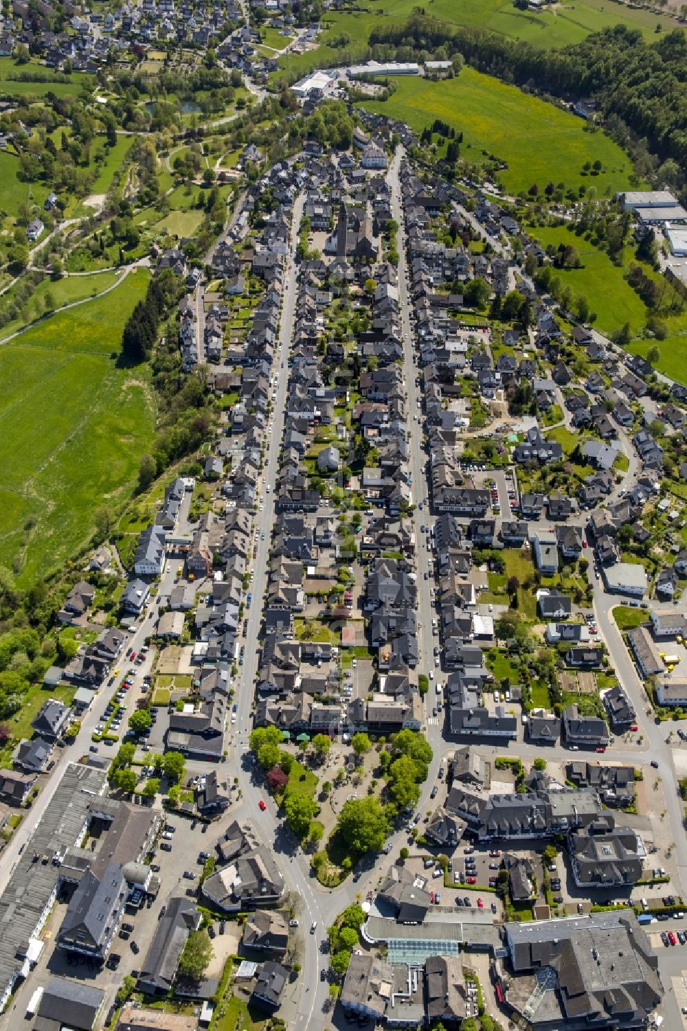 Schmallenberg from above - Roof and wall structures in residential area of a multi-family house settlement in Schmallenberg in the state North Rhine-Westphalia