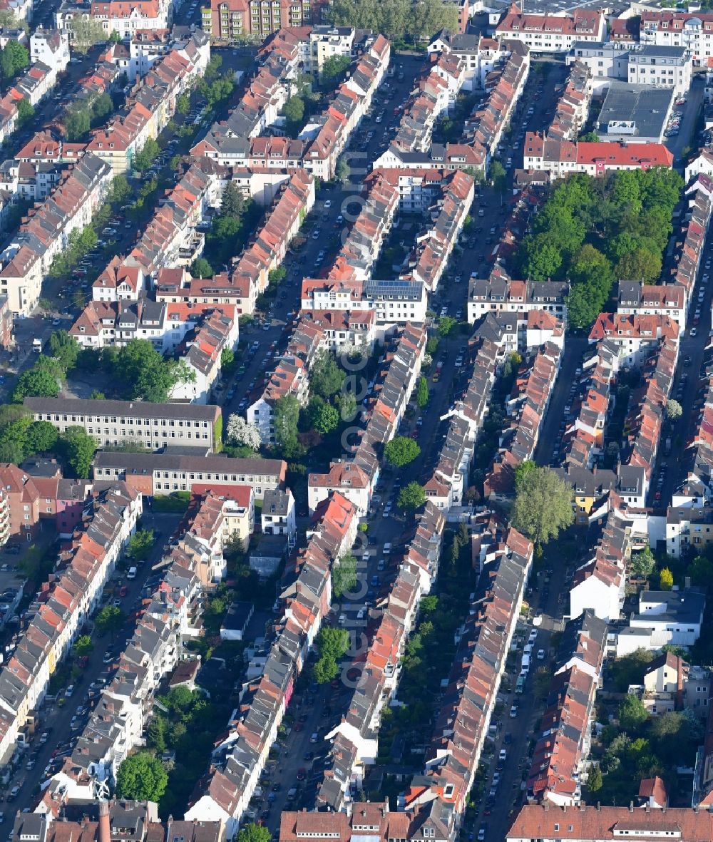 Aerial photograph Bremen - Residential area of the multi-family house settlement Suedervorstadt - Buntentor in the district Neustadt in Bremen, Germany