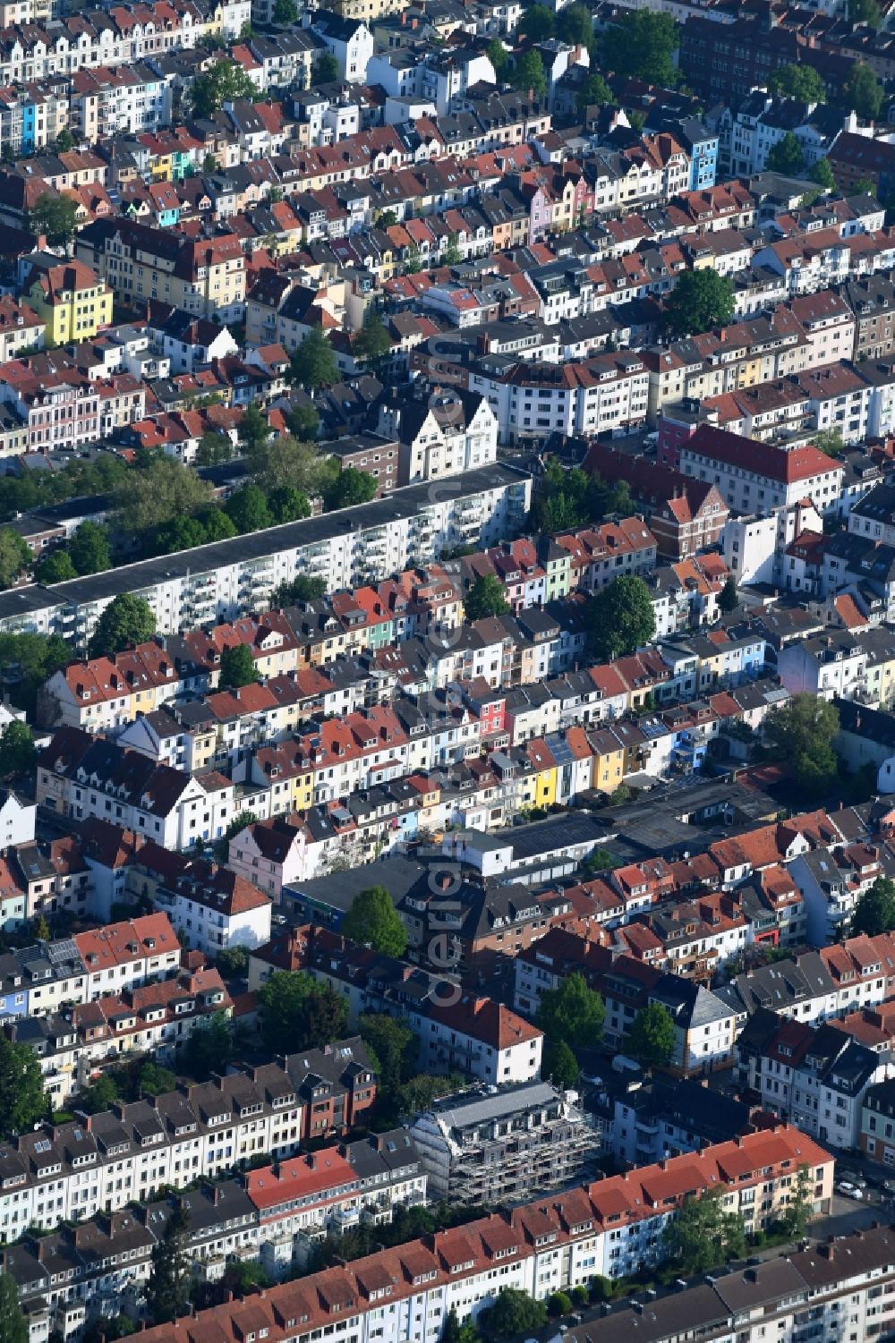 Bremen from the bird's eye view: Residential area of the multi-family house settlement Suedervorstadt - Buntentor in the district Neustadt in Bremen, Germany