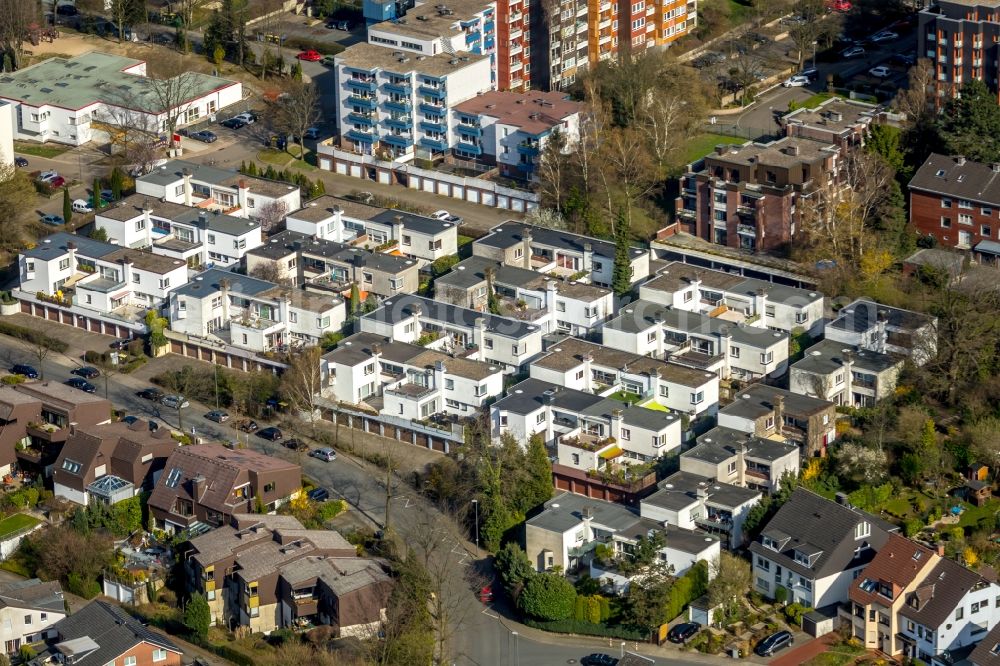 Bochum from the bird's eye view: Residential area of the multi-family house settlement in of Semperstrasse in Bochum in the state North Rhine-Westphalia, Germany