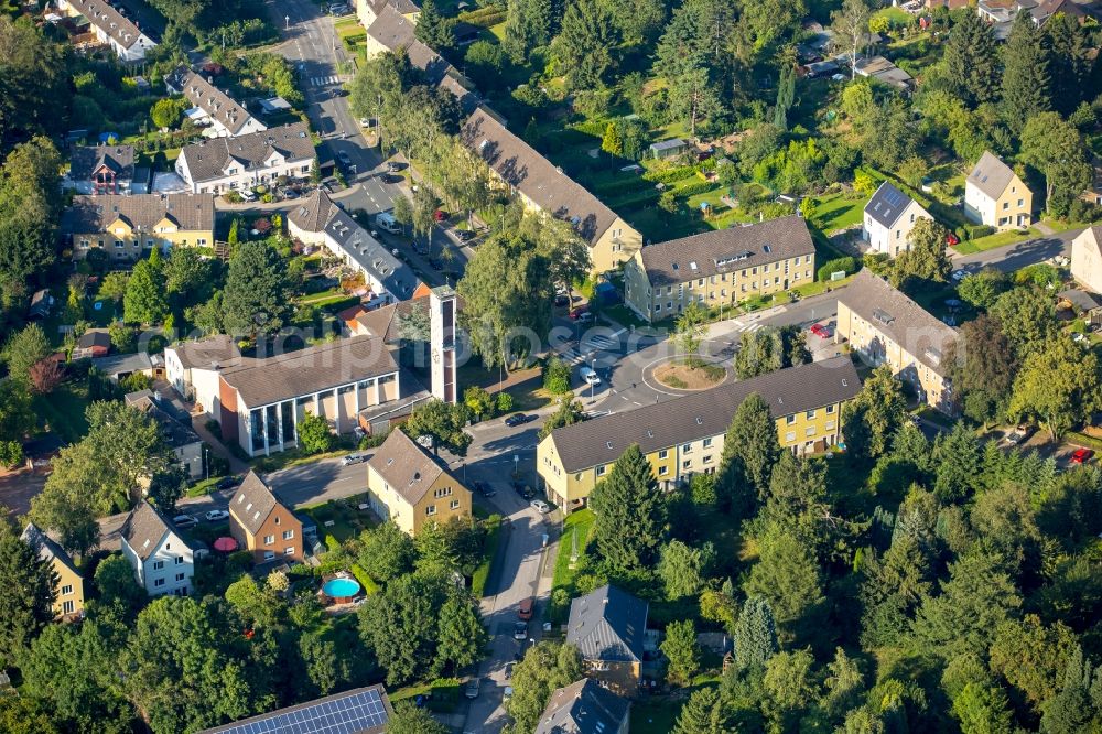 Mülheim an der Ruhr from the bird's eye view: Residential area of the multi-family house settlement Siedlung Heimaterde in Muelheim on the Ruhr in the state North Rhine-Westphalia