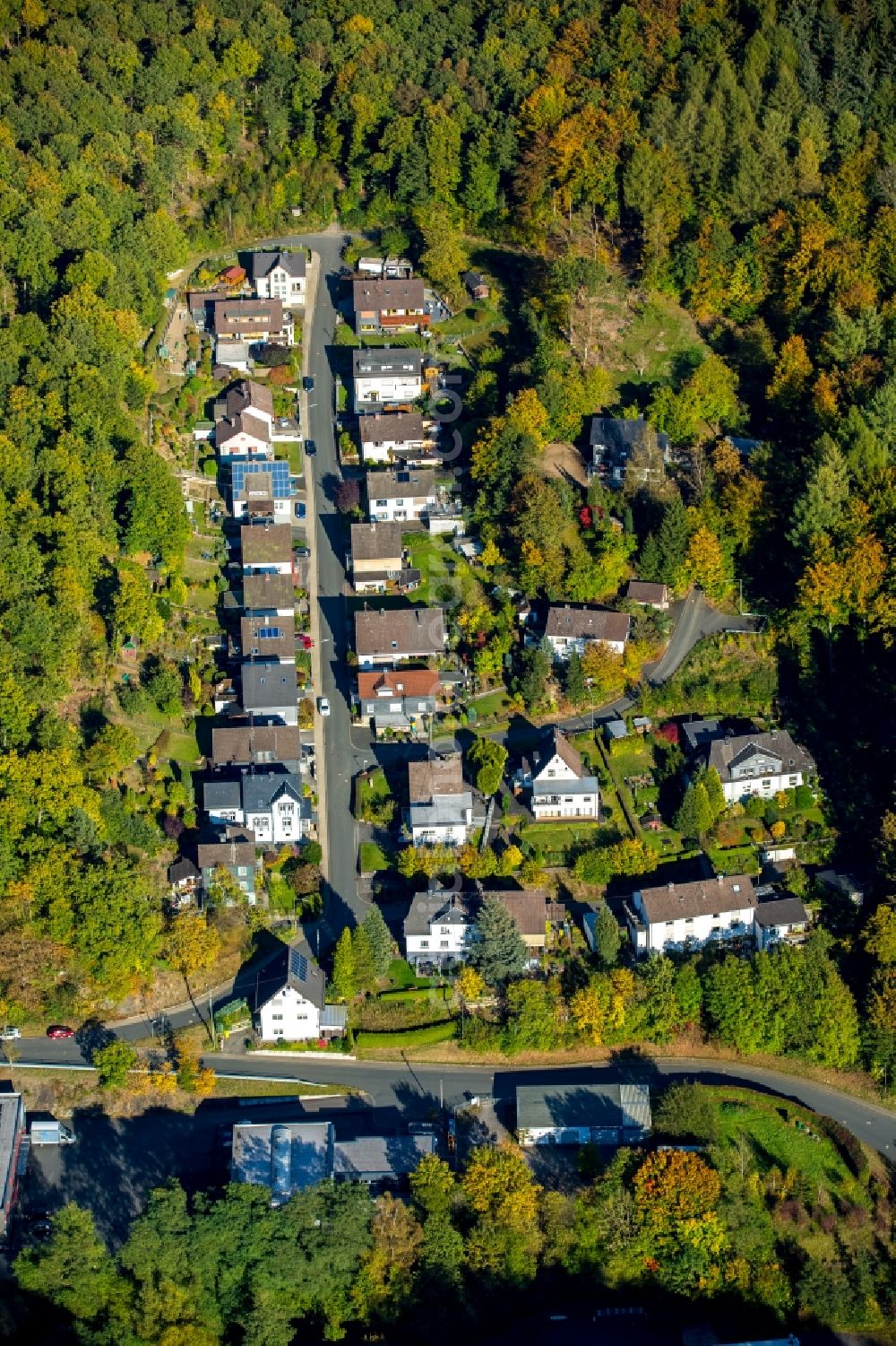 Freudenberg from the bird's eye view: Residential area of the multi-family house settlement Siedlung Am Herlinger Wald in Freudenberg in the state North Rhine-Westphalia