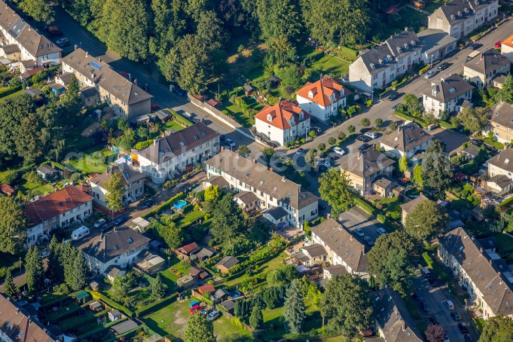 Aerial image Mülheim an der Ruhr - Residential area of the multi-family house settlement Siedlung Papenbusch in Muelheim on the Ruhr in the state North Rhine-Westphalia