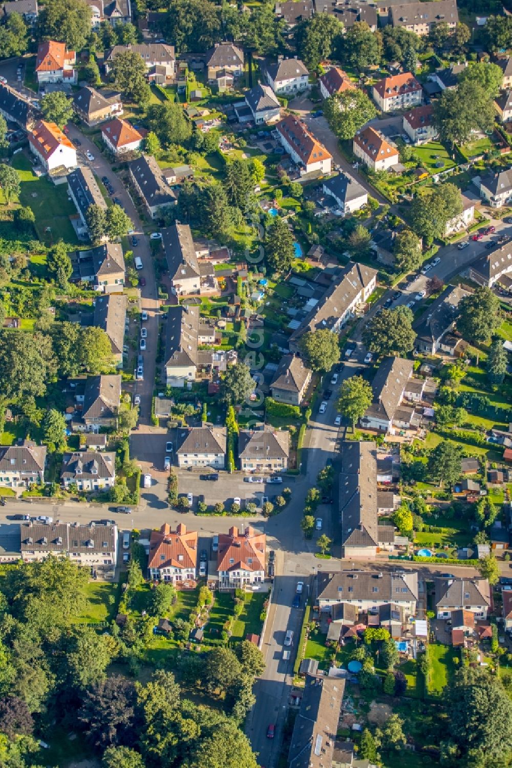 Mülheim an der Ruhr from the bird's eye view: Residential area of the multi-family house settlement Siedlung Papenbusch in Muelheim on the Ruhr in the state North Rhine-Westphalia