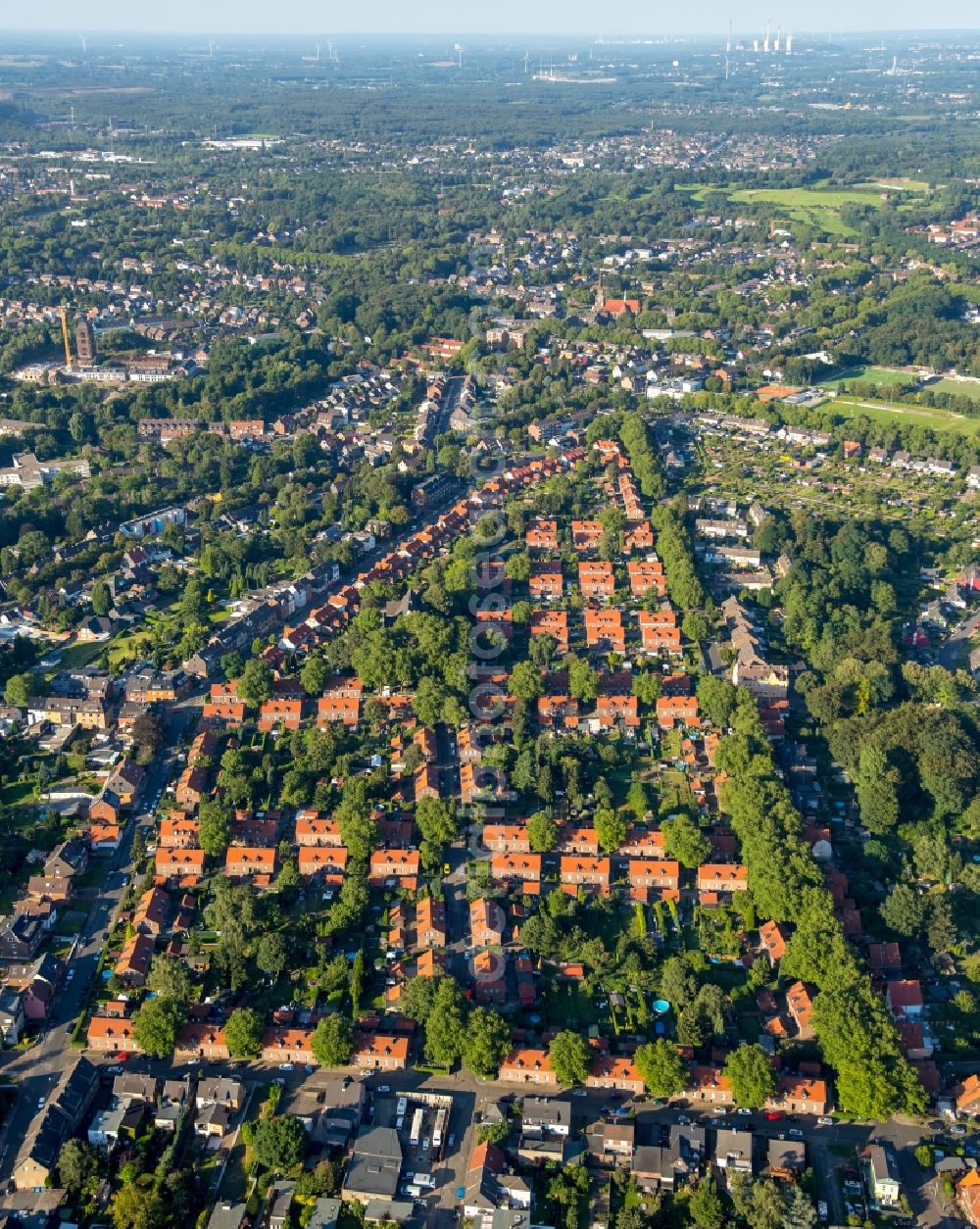 Aerial image Oberhausen - Residential area of the multi-family house settlement Siedlung Stemmersberg in Oberhausen in the state North Rhine-Westphalia