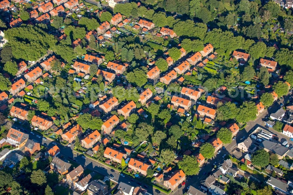 Aerial image Oberhausen - Residential area of the multi-family house settlement Siedlung Stemmersberg in Oberhausen in the state North Rhine-Westphalia