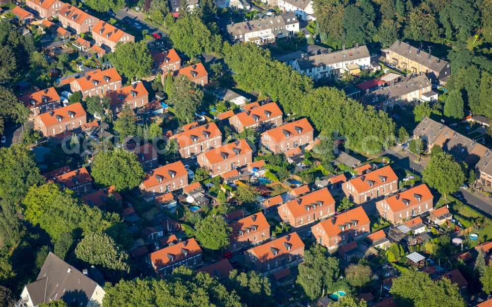 Oberhausen from above - Residential area of the multi-family house settlement Siedlung Stemmersberg in Oberhausen in the state North Rhine-Westphalia