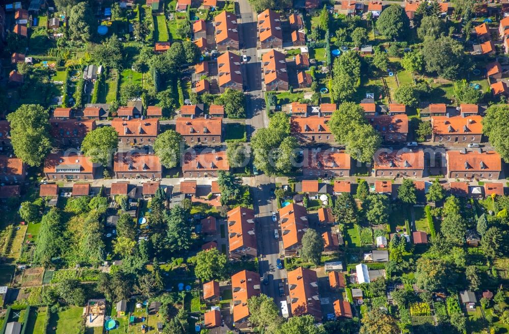 Oberhausen from the bird's eye view: Residential area of the multi-family house settlement Siedlung Stemmersberg in Oberhausen in the state North Rhine-Westphalia