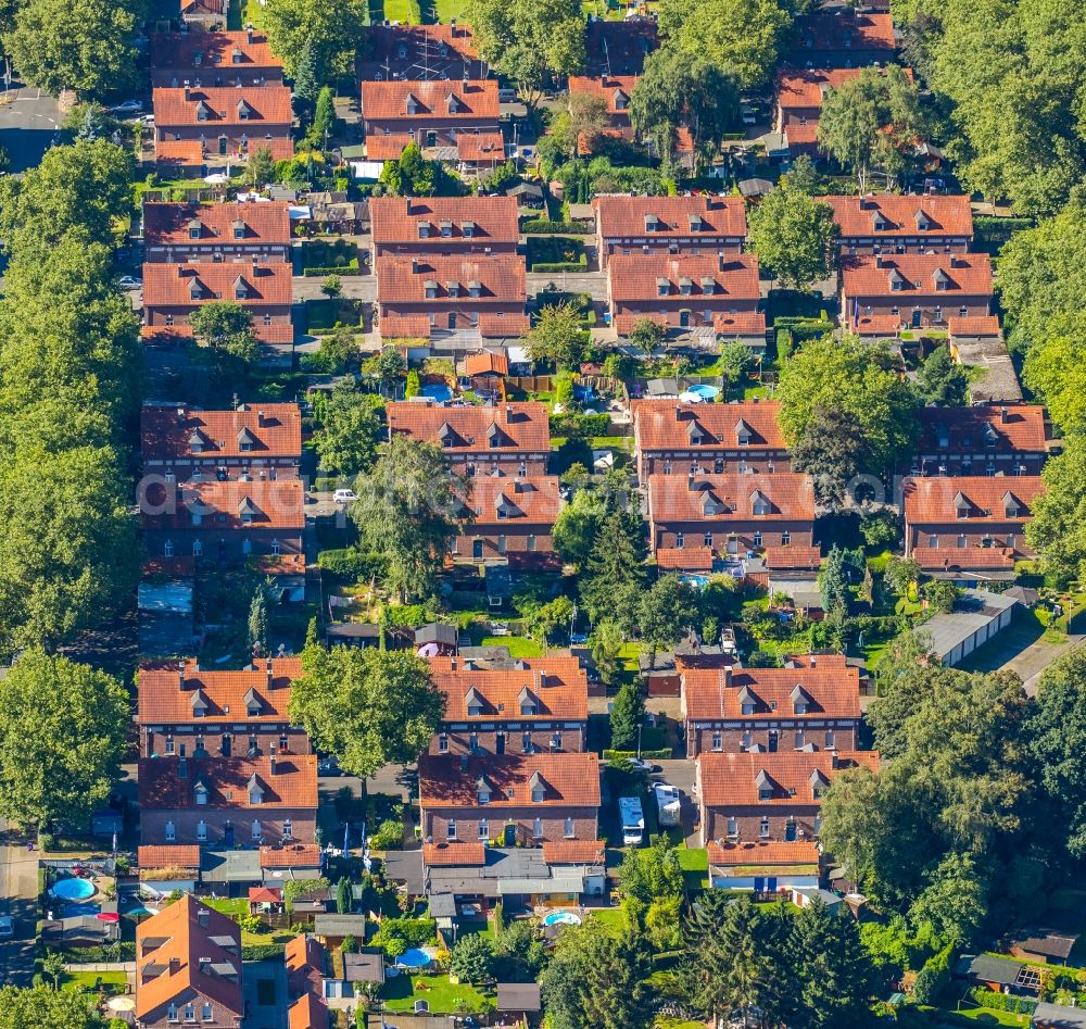 Aerial photograph Oberhausen - Residential area of the multi-family house settlement Siedlung Stemmersberg in Oberhausen in the state North Rhine-Westphalia