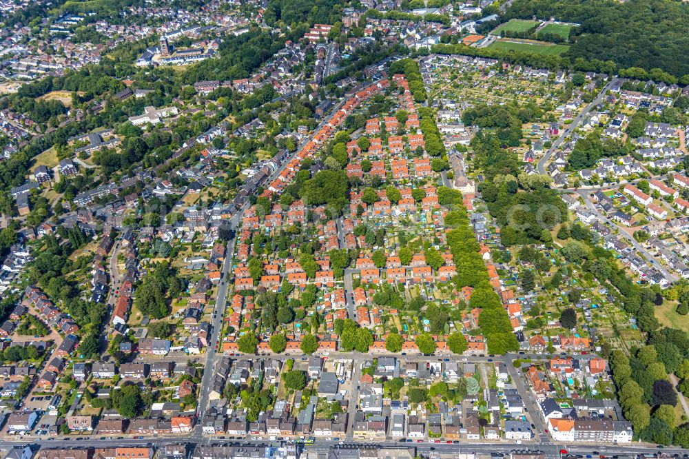 Oberhausen from above - Residential area of the multi-family house settlement Siedlung Stemmersberg in Oberhausen in the state North Rhine-Westphalia