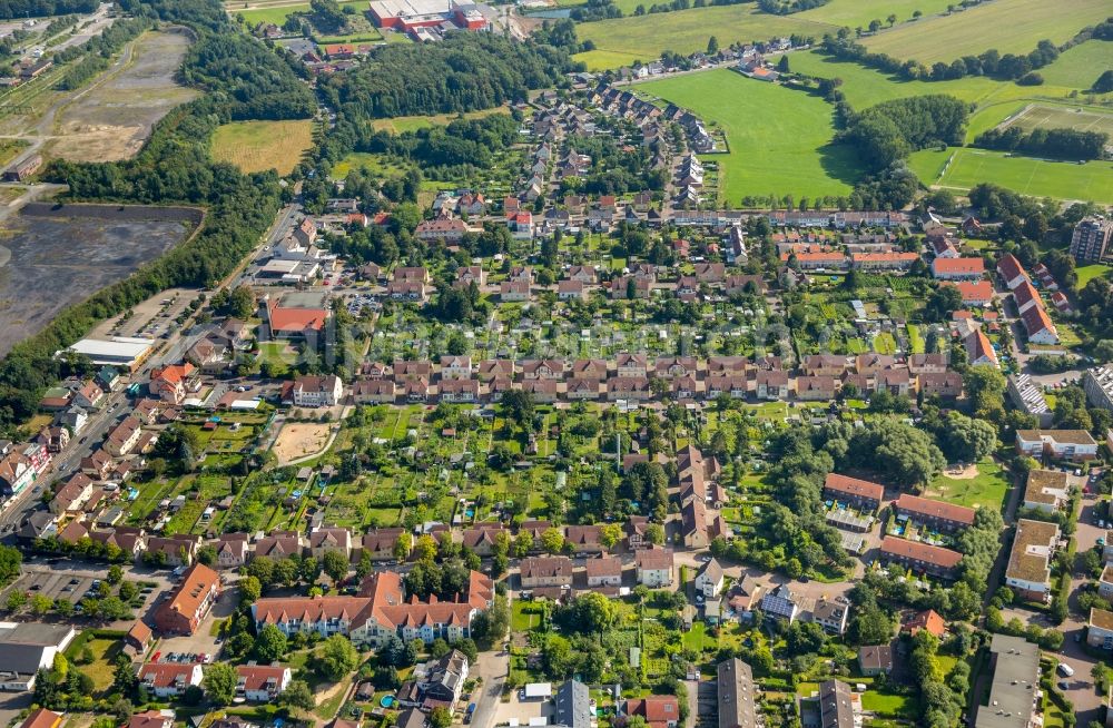 Hamm from above - Residential area of the multi-family house settlement Siedlung Wiescherhoefen in Hamm in the state North Rhine-Westphalia