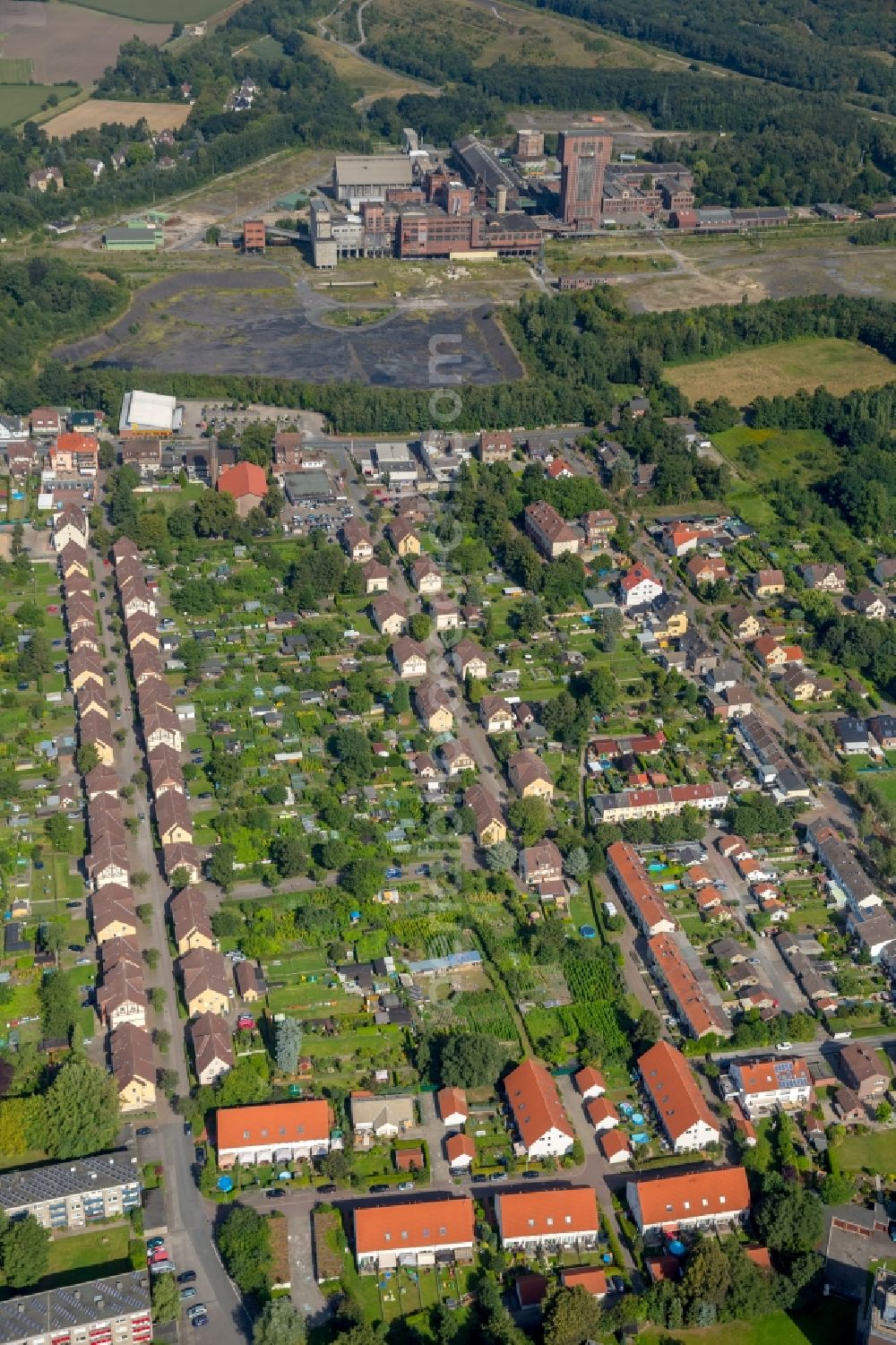 Aerial photograph Hamm - Residential area of the multi-family house settlement Siedlung Wiescherhoefen in Hamm in the state North Rhine-Westphalia