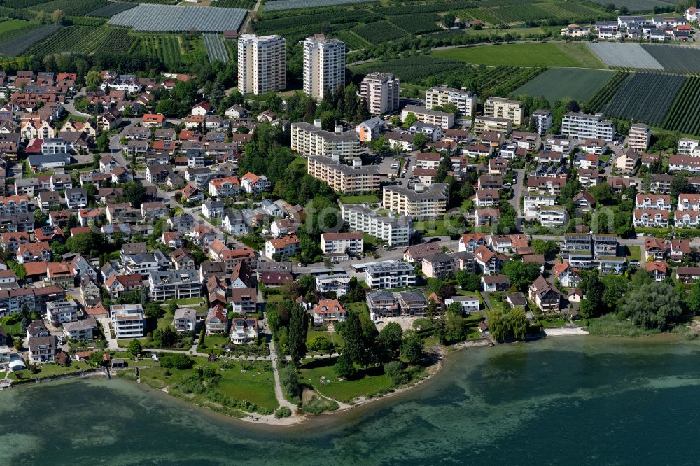 Immenstaad am Bodensee from above - Residential area of the multi-family house settlement on Spiegelberg in Immenstaad am Bodensee at Bodensee in the state Baden-Wuerttemberg, Germany