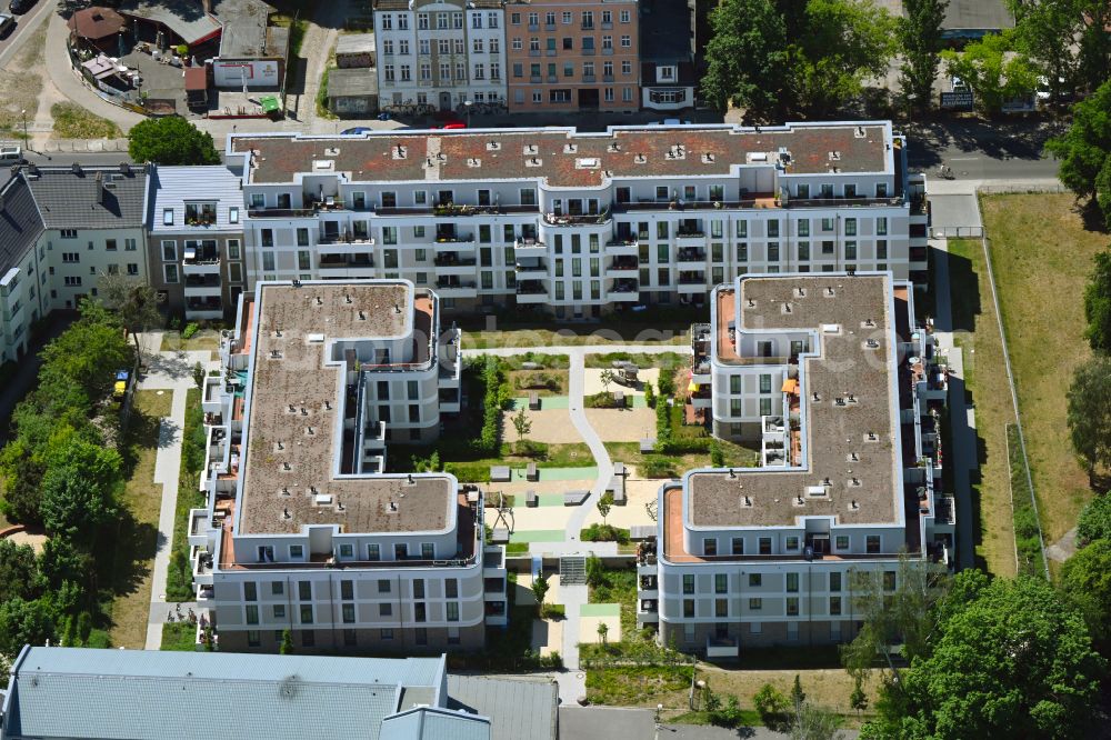 Berlin from above - Residential site with multi-family housing development- on the Alte Kaulsdorfer Strasse in the district Koepenick in Berlin, Germany