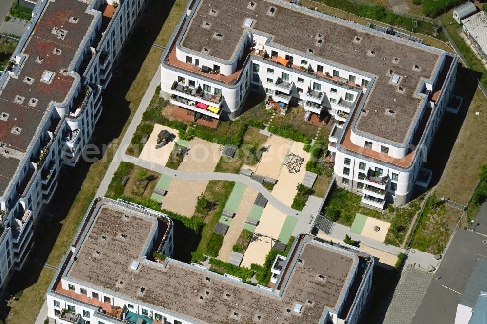 Berlin from above - Residential site with multi-family housing development- on the Alte Kaulsdorfer Strasse in the district Koepenick in Berlin, Germany