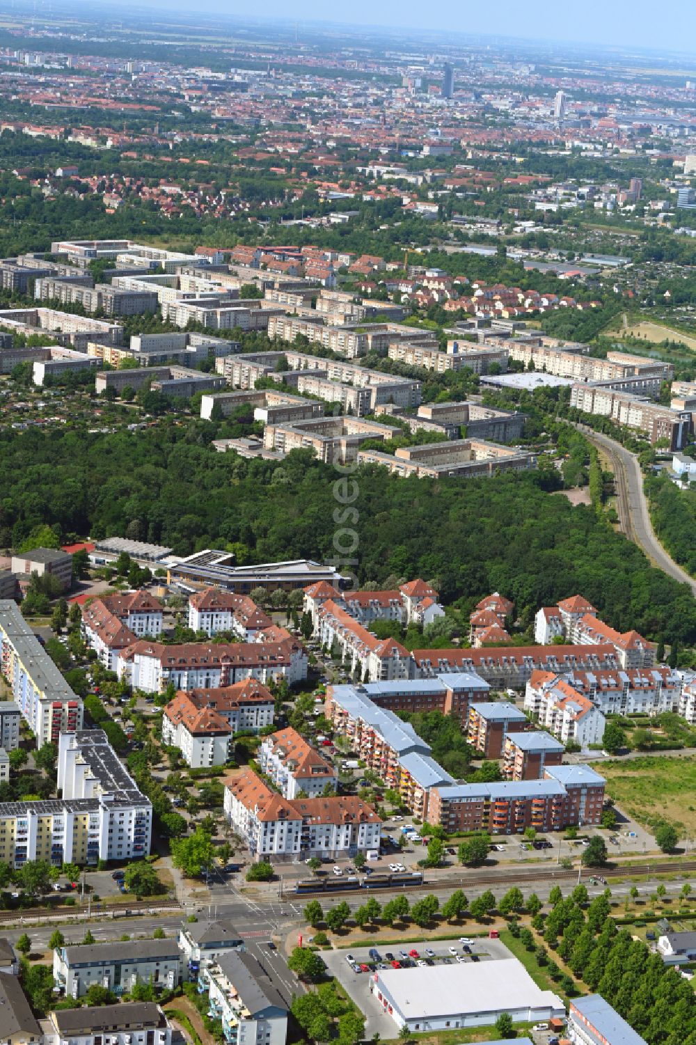 Leipzig from the bird's eye view: Residential area of the multi-family house settlement in destrict Paunsdorf Nord in Leipzig in the state Saxony, Germany