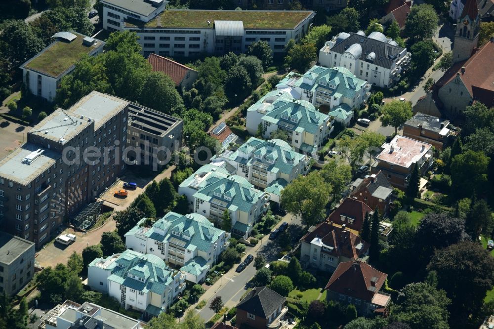 Osnabrück from above - Residential area of a multi-family house settlement of townhouses on Luermanstrasse in Osnabrueck in the state of Lower Saxony. The apartment houses were designed by Ohnesorg architects