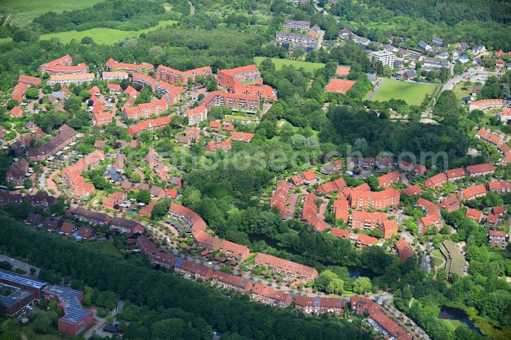 Kiel from the bird's eye view: Residential area of the multi-family house settlement Stauffenbergweg - Bonhoefferweg - Kreisauer Ring in the district Wellsee in Kiel in the state Schleswig-Holstein, Germany