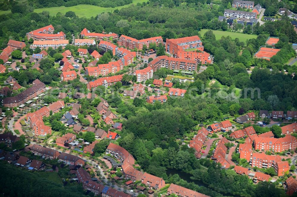 Aerial photograph Kiel - Residential area of the multi-family house settlement Stauffenbergweg - Bonhoefferweg - Kreisauer Ring in the district Wellsee in Kiel in the state Schleswig-Holstein, Germany