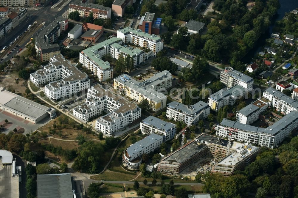 Aerial photograph Berlin - Residential area of a multi-family house settlement at the street Am Amtsgraben in Berlin