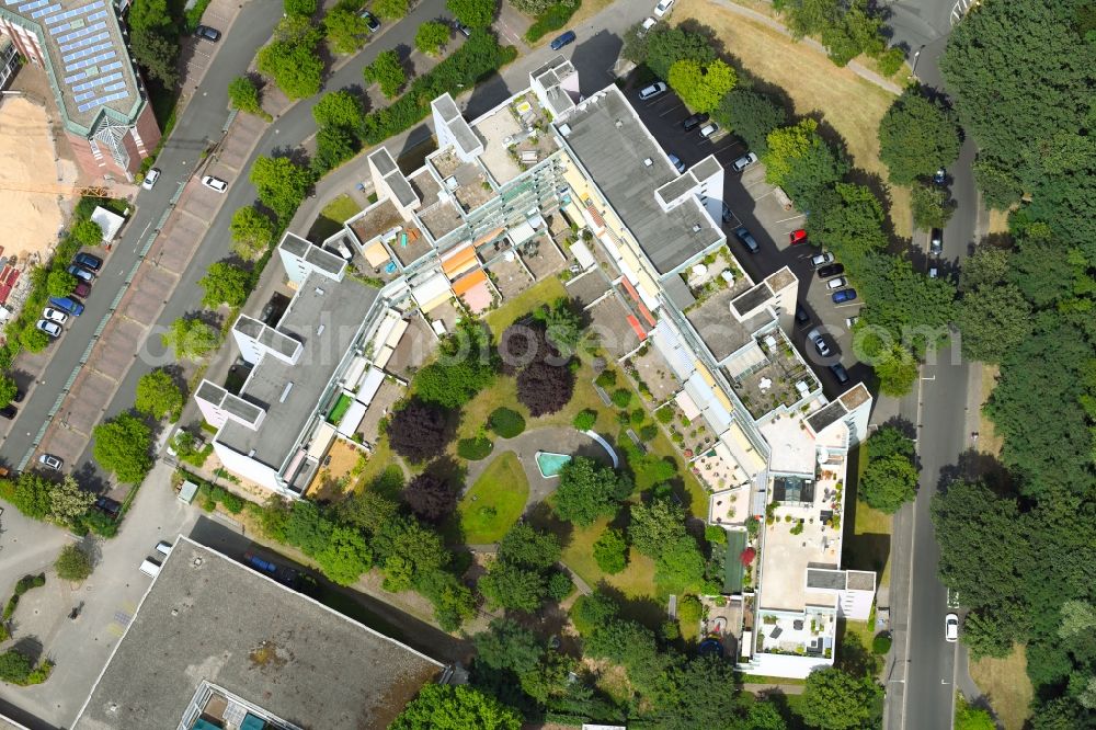 Aschaffenburg from above - Residential area of the multi-family house settlement on the street Deutsche Strasse in Aschaffenburg in the state Bavaria, Germany