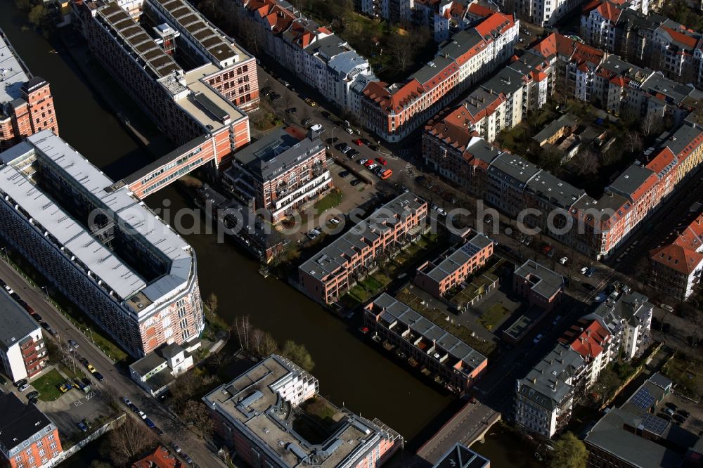 Aerial image Leipzig - Residential area of a multi-family house settlement on the bank and river Weisse Elster in Leipzig in the state Saxony, Germany