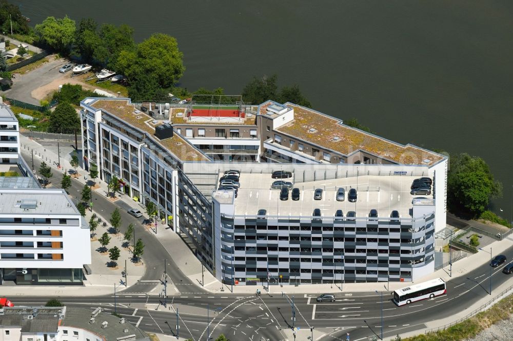 Aerial image Offenbach am Main - Residential area of the multi-family house settlement on Ufer of Main in Offenbach am Main in the state Hesse, Germany