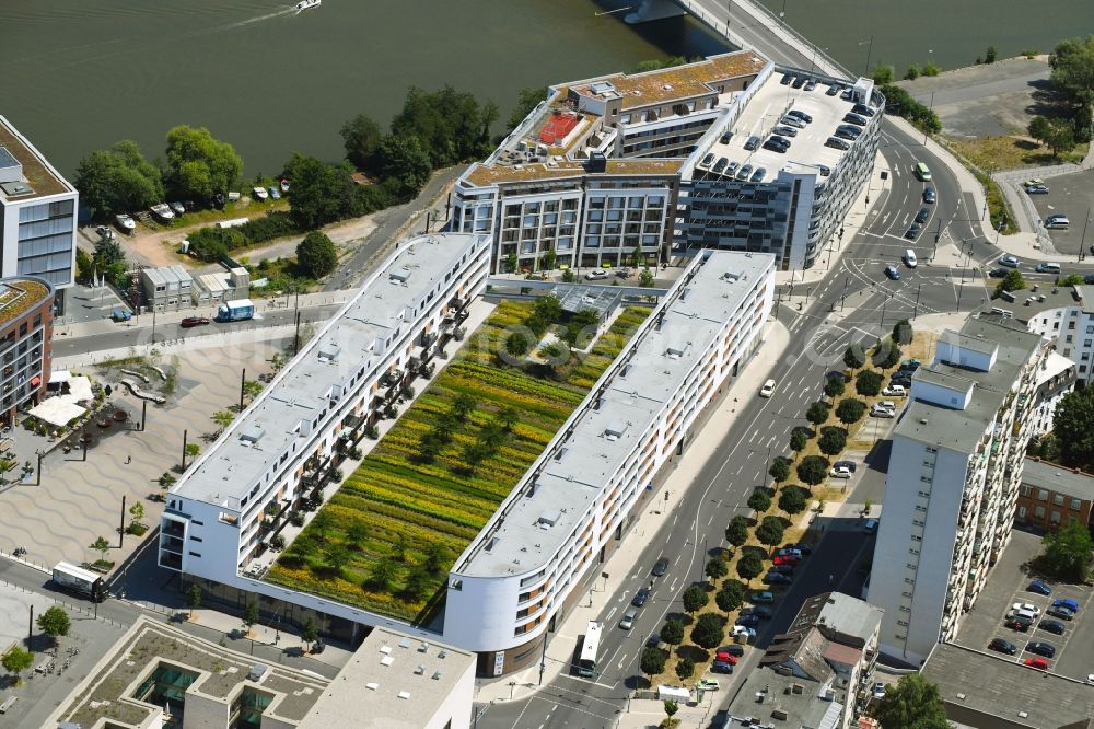 Offenbach am Main from above - Residential area of the multi-family house settlement on Ufer of Main in Offenbach am Main in the state Hesse, Germany