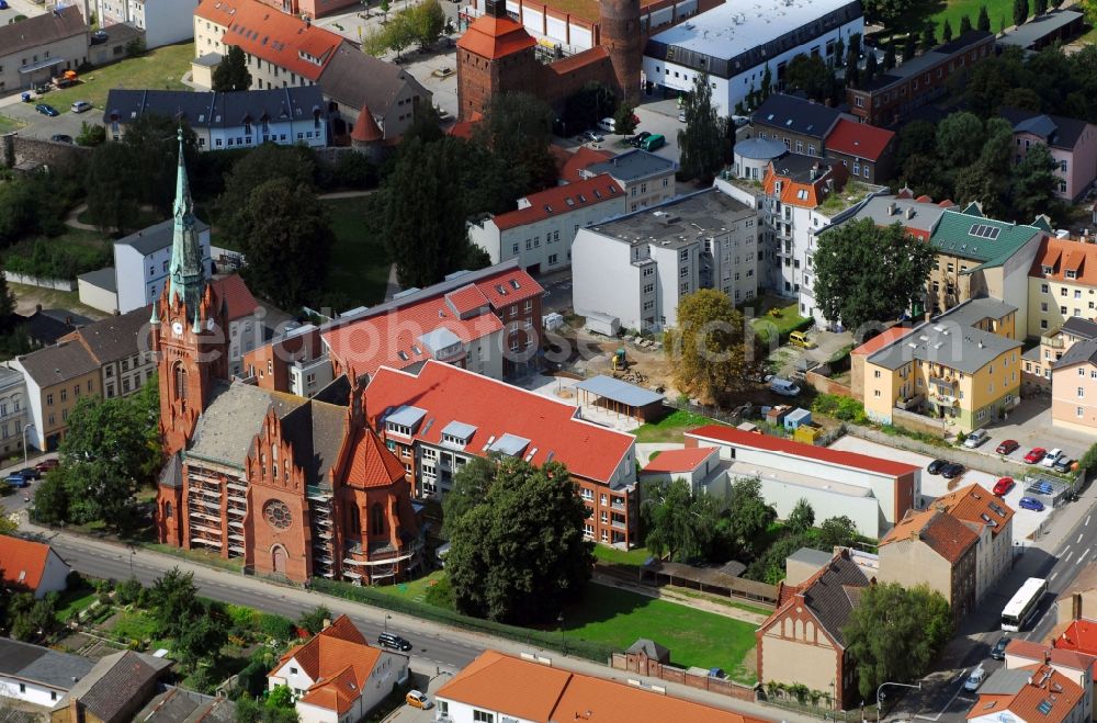 Aerial photograph Bernau - Residential area of a multi-family house settlement Ulitzkastrasse - Boernicker Strasse in Bernau in the state Brandenburg