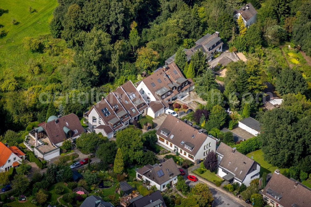 Werden from the bird's eye view: Residential area of the multi-family house settlement Am Vogelherd in Werden in the state North Rhine-Westphalia, Germany