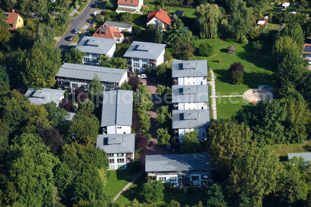 Berlin from the bird's eye view: Residential area of the multi-family house settlement Waldowstrasse in the district Mahlsdorf in Berlin, Germany