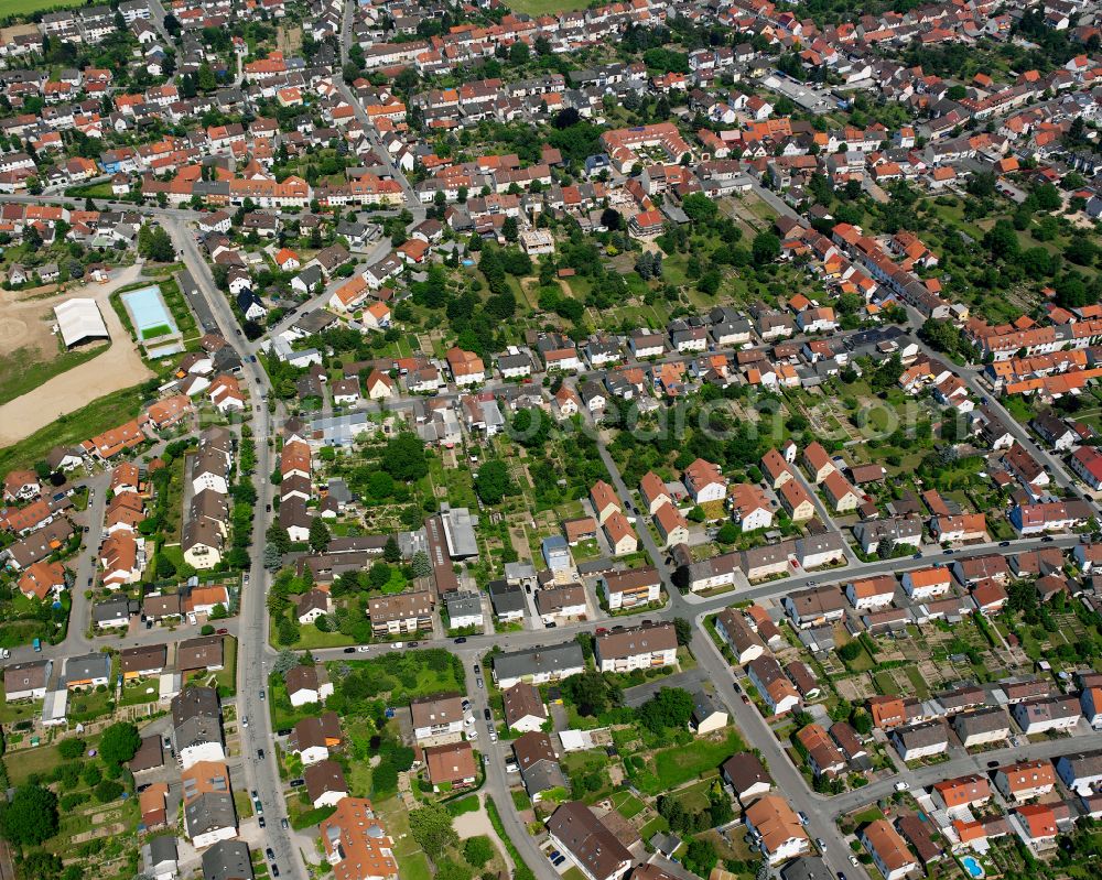 Aerial image Weingarten (Baden) - Residential area of the multi-family house settlement in Weingarten (Baden) in the state Baden-Wuerttemberg, Germany