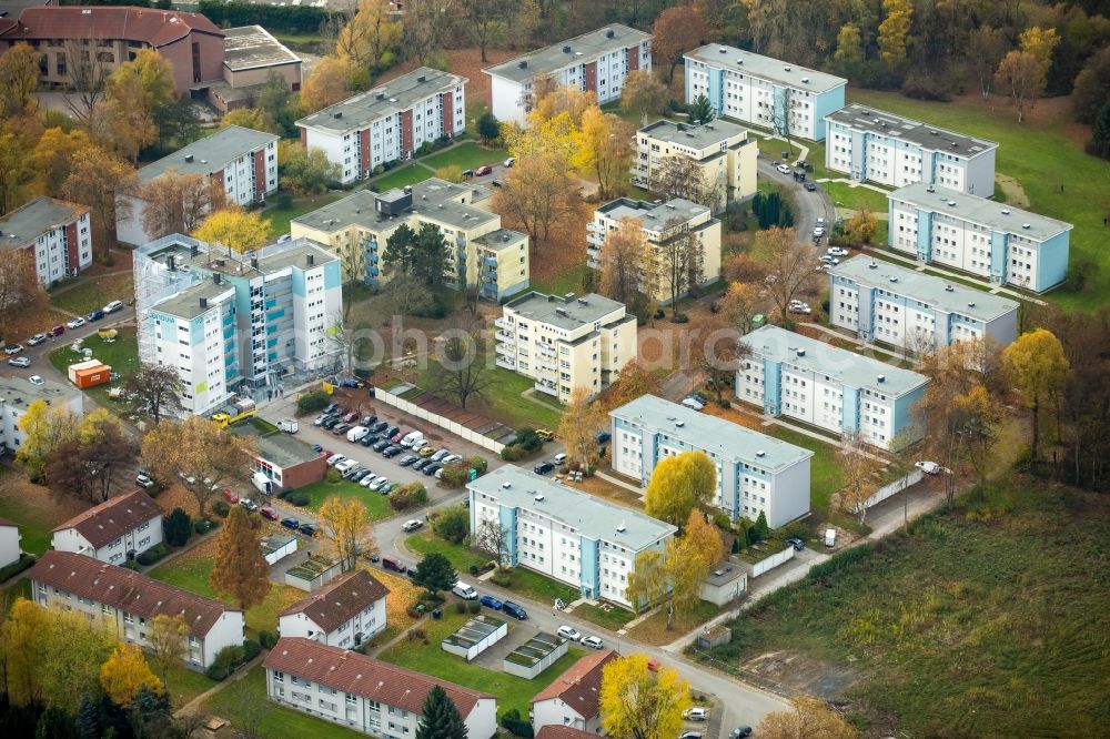 Aerial photograph Bochum - Residential area of the multi-family house settlement at the Weitmarer street in Bochum in the state North Rhine-Westphalia