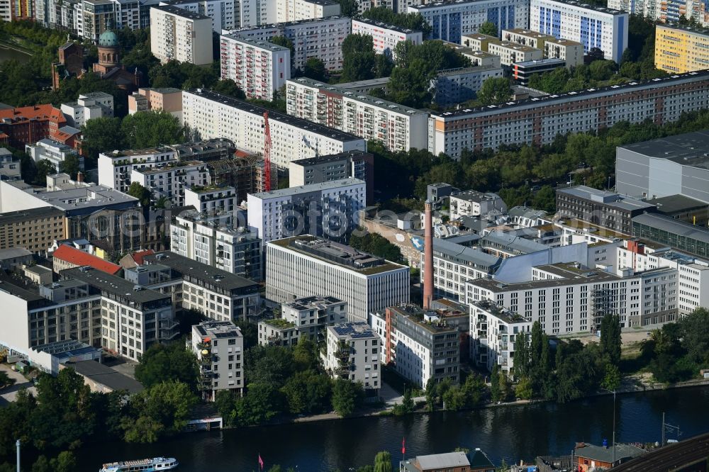 Berlin from the bird's eye view: Residential area of the multi-family house settlement of the Bau- und Wohngenossenschaft Spreefeld Berlin eG in Wilhelmine-Gemberg-Weg in Berlin, Germany