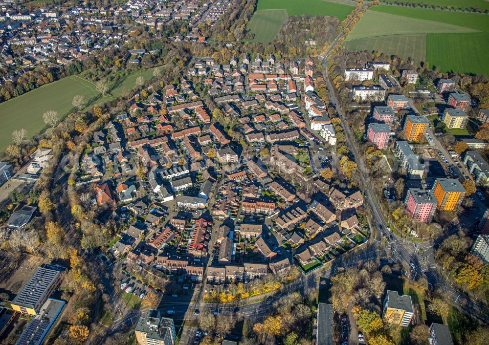 Aerial photograph Moers - Residential area of a multi-family house settlement Willy-Brandt-Allee in the district Repelen in Moers in the state North Rhine-Westphalia