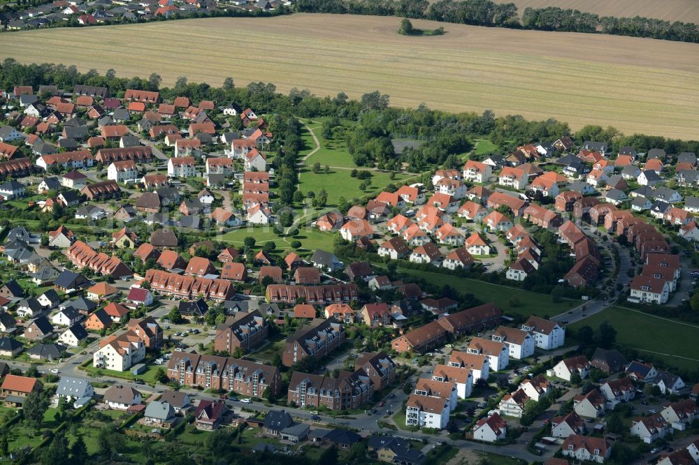 Wismar from the bird's eye view: Residential area of a multi-family house settlement at the street Nixenring in Wismar in the state Mecklenburg - Western Pomerania