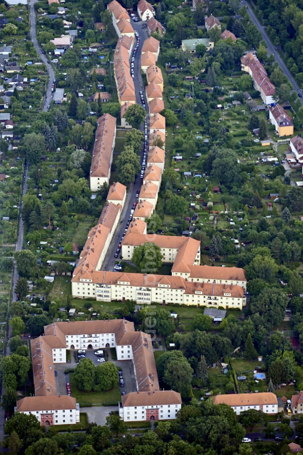 Aerial image Berlin - Residential area of the multi-family house settlement Wohnanlage Friedrich-List-Strasse on street Friedrich-List-Strasse in Berlin, Germany