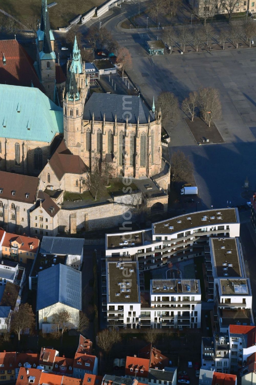 Erfurt from above - Residential site with multi-family housing development- on Domstrasse - An den Graden in the district Zentrum in Erfurt in the state Thuringia, Germany