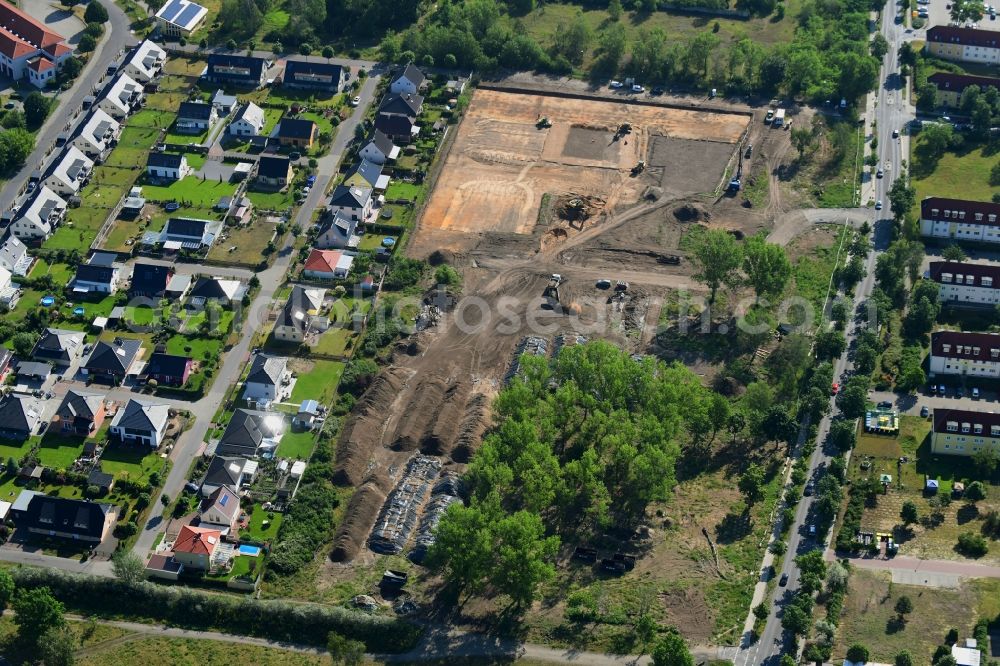 Aerial image Oranienburg - Residential area of the multi-family house settlement of Wohnungsbaugesellschaft mbH Oranienburg on Walther-Bothe-Strasse in Oranienburg in the state Brandenburg, Germany