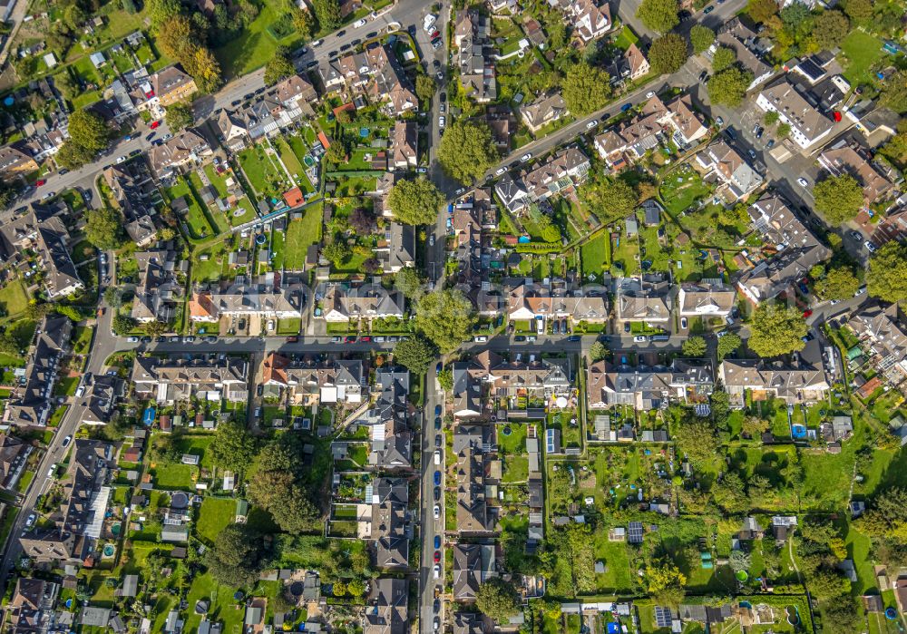 Aerial photograph Dortmund - Residential area of the multi-family house settlement Zechensiedlung on the Fritz-Funke-Strasse in the district Oberdorstfeld in Dortmund at Ruhrgebiet in the state North Rhine-Westphalia, Germany