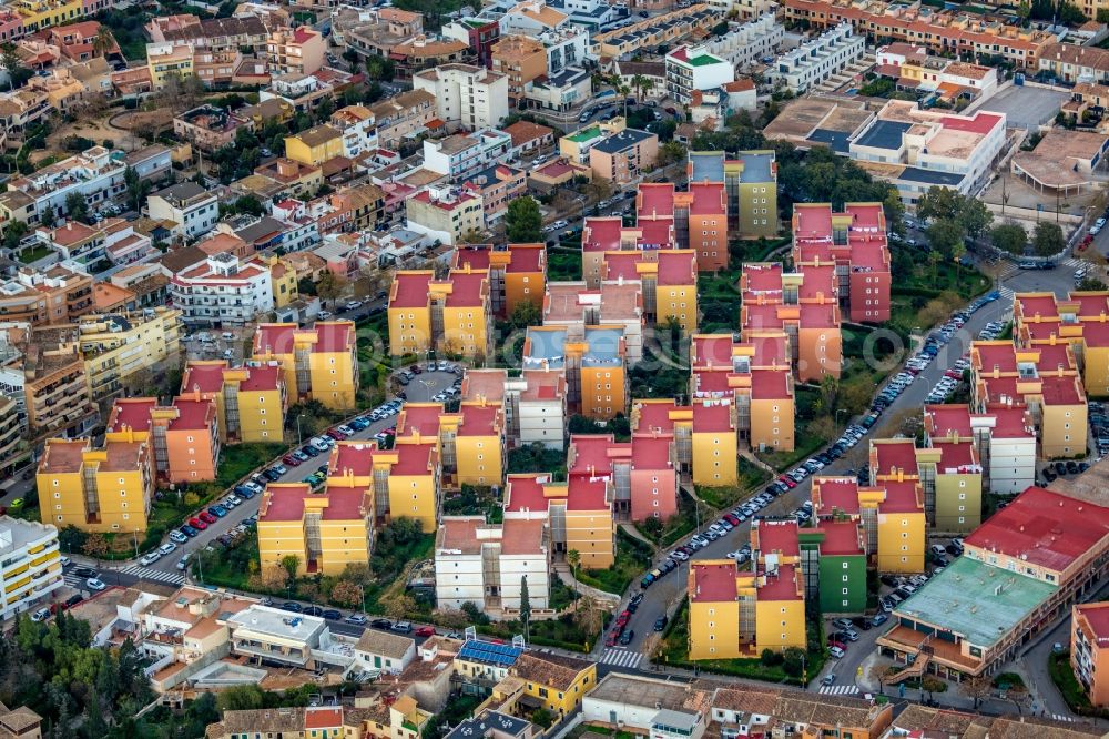 Aerial photograph Sa Vileta-Son Rapinya - Residential area of the multi-family house settlement between the Carrer Llacuna de Sanabria and Carrer Llac Enol in the district Ponent in Sa Vileta-Son Rapinya in Balearische Insel Mallorca, Spain