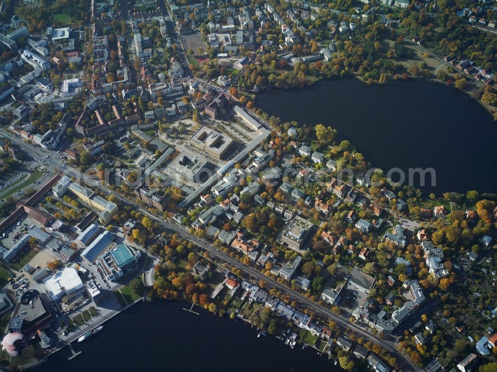 Potsdam from above - Residential area of a multi-family house settlement between Heiliger See and Tiefer See in Potsdam in the state Brandenburg