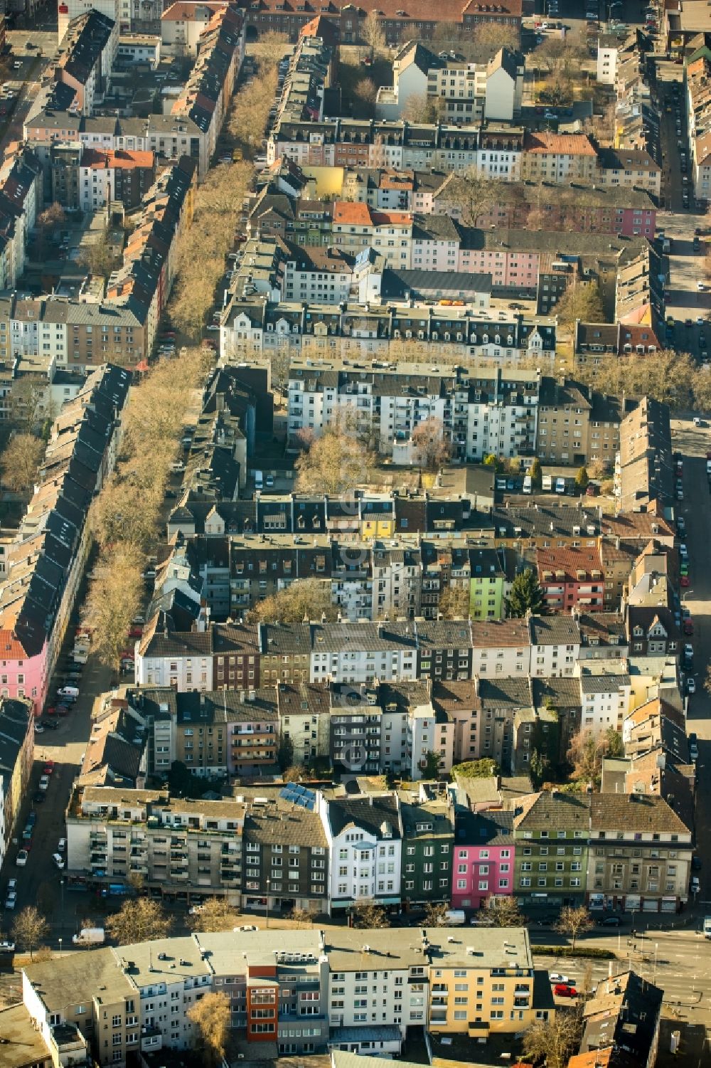 Dortmund from above - Residential area of the multi-family house settlement on Bornstrasse in the district Nordmarkt-Sued in Dortmund in the state North Rhine-Westphalia, Germany