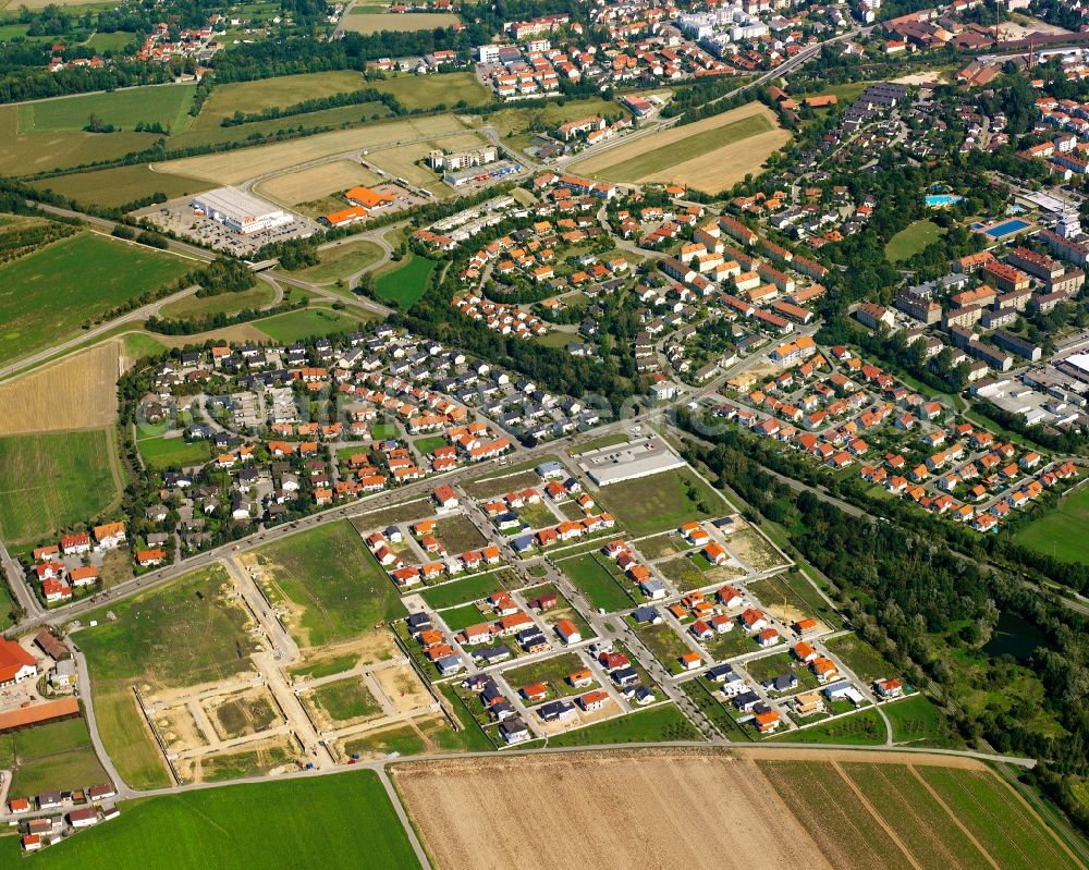 Alburg from the bird's eye view: Residential area - mixed development of a multi-family housing estate and single-family housing estate in Alburg in the state Bavaria, Germany