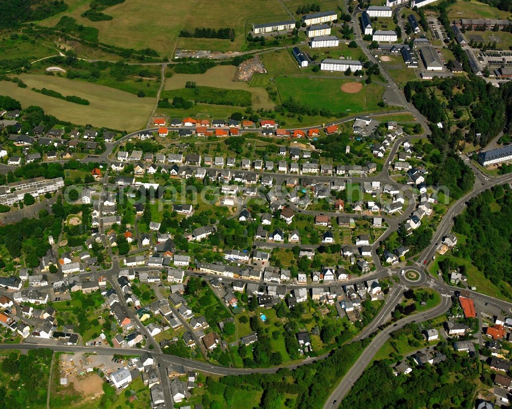 Algenrodt from above - Residential area - mixed development of a multi-family housing estate and single-family housing estate in Algenrodt in the state Rhineland-Palatinate, Germany