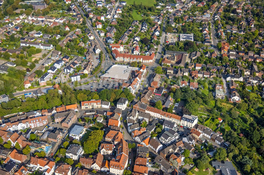 Aerial photograph Beckum - Residential area - mixed development of a multi-family housing estate and single-family housing estate in Beckum at Sauerland in the state North Rhine-Westphalia, Germany