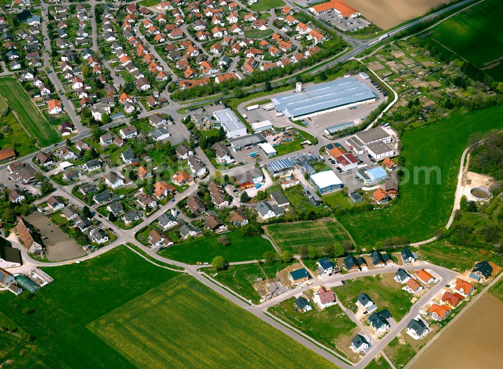 Beimerstetten from the bird's eye view: Residential area - mixed development of a multi-family housing estate and single-family housing estate in Beimerstetten in the state Baden-Wuerttemberg, Germany